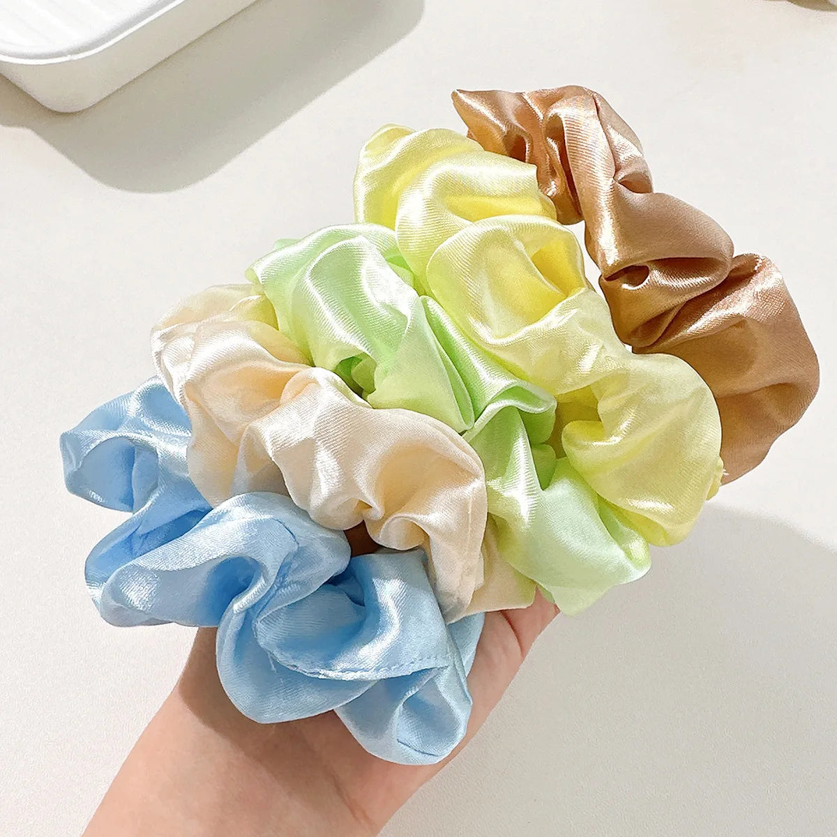 Conjunto de Scrunchies de Seda Coloridos para Cabelo