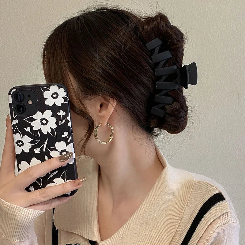 Gancho Cabelo Geométrico Feminino em Plástico Preto
